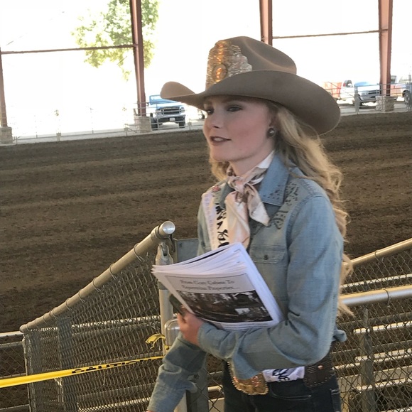 Meet your Posher, Crystal - Picture 4 of 4